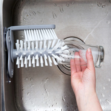 Water bottle cleaning brush